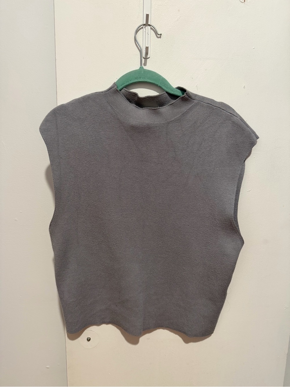Abercrombie & Fitch Gray Sleeveless Mock Neck Sweater